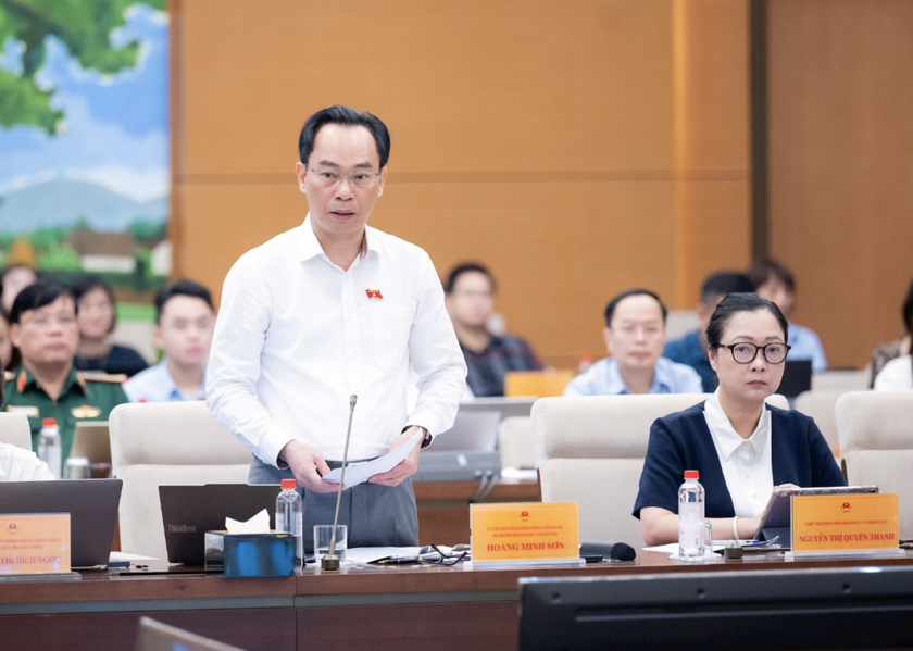 Bộ trưởng Bộ Giáo dục và Đào tạo nói lý do dự kiến bỏ cộng điểm IELTS trong xét tuyển đại học - Ảnh 1.