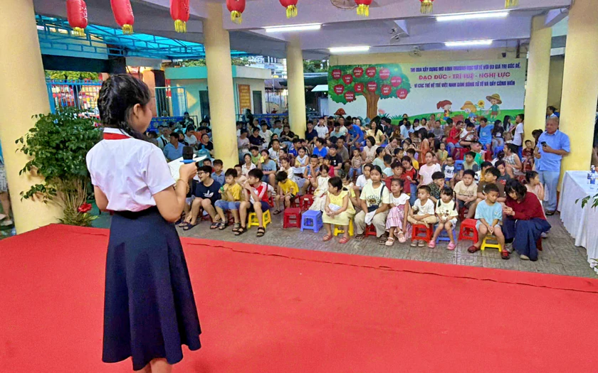 Ấm áp đêm Trung thu, lan tỏa tinh thần khuyến học ở Tổ dân phố 32 Hòa Cường Bắc, Đà Nẵng - Ảnh 3.