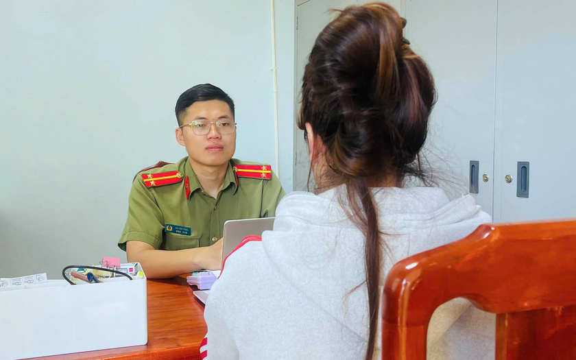 Đăng ảnh b&agrave;i thơ trong s&aacute;ch gi&aacute;o khoa do AI tạo, người phụ nữ ở Bắc Ninh bị c&ocirc;ng an mời l&agrave;m việc - Ảnh 1.
