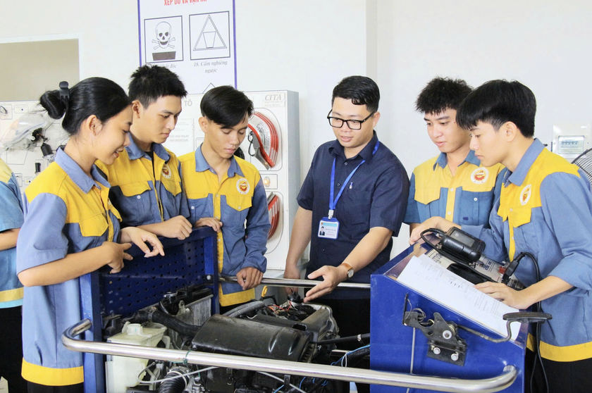 Người đứng đầu cơ sở gi&aacute;o dục nghề nghiệp được x&aacute;c định số lượng tuyển sinh hằng năm - Ảnh 1.