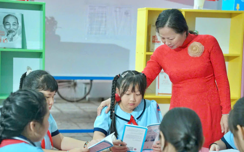 "Địa chỉ đỏ" gi&aacute;o dục tư tưởng, đạo đức, phong c&aacute;ch Hồ Ch&iacute; Minh trong trường tiểu học - Ảnh 4.