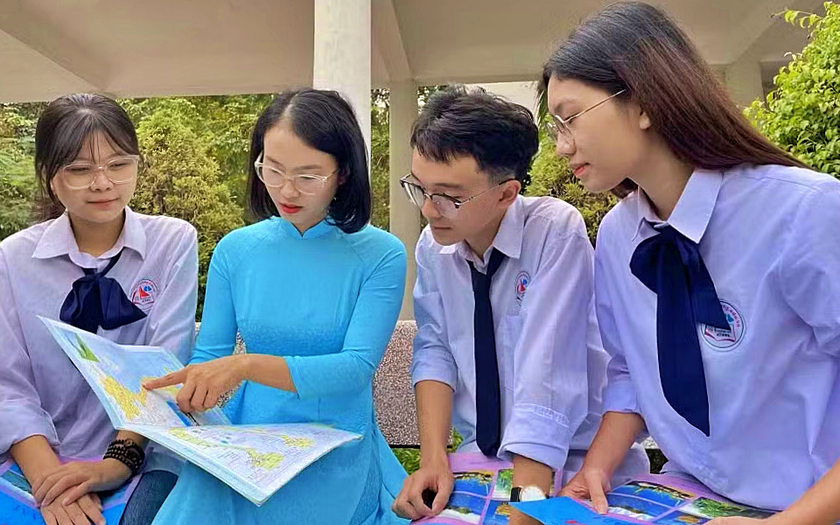 Gi&aacute;o dục Quảng Ninh cắt giảm hồ sơ, sổ s&aacute;ch, b&aacute;o c&aacute;o, hội họp v&agrave; c&aacute;c cuộc thi, ưu ti&ecirc;n hoạt động dạy v&agrave; học - Ảnh 1.