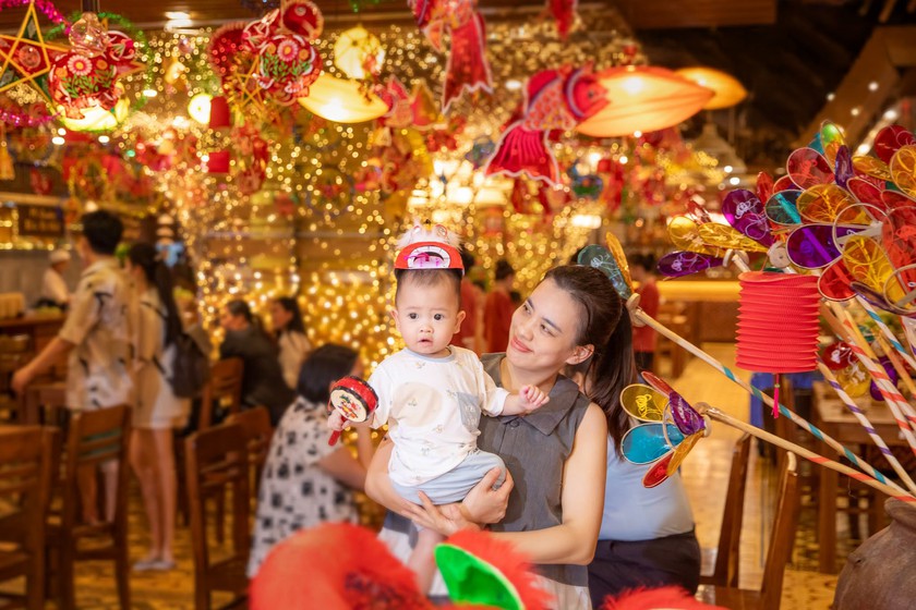 Từ rước đ&egrave;n đến &ldquo;rước may&rdquo;: Vincom Moonifest biến m&ugrave;a trăng th&agrave;nh cuộc vui đa trải nghiệm- Ảnh 4.