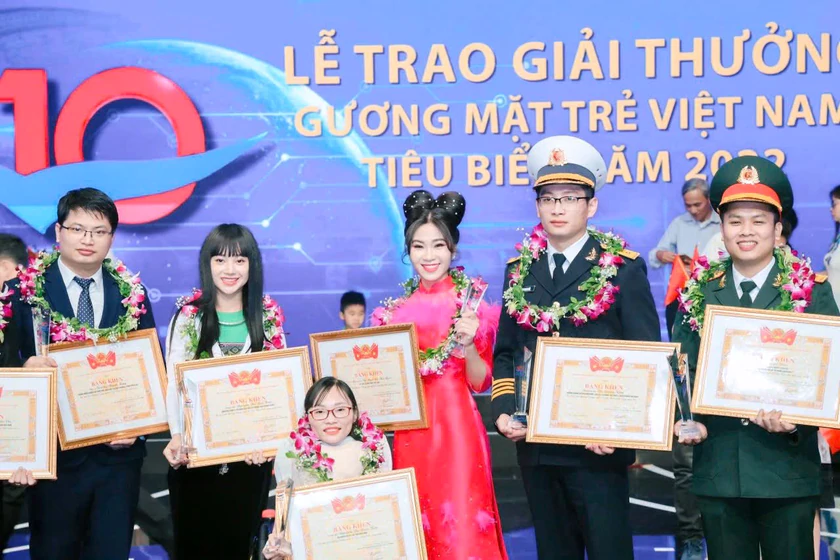 Cô giáo xương thủy tinh Nguyễn Thị Ngọc Tâm: Ngừng đi học không có nghĩa là ngừng ước mơ - Ảnh 9.