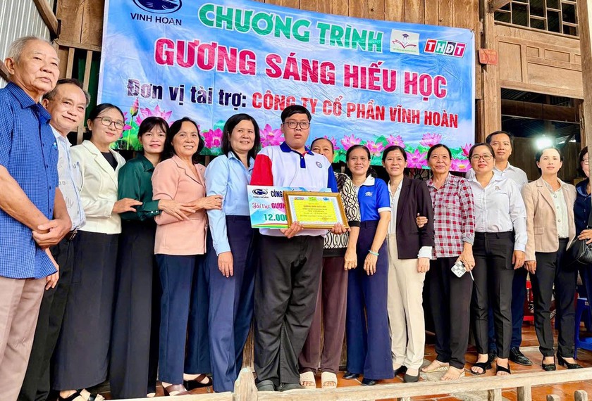 Quỹ Khuyến học Nguyễn Sinh Sắc tiếp sức nam sinh y khoa mồ c&ocirc;i vượt kh&oacute; - Ảnh 2.