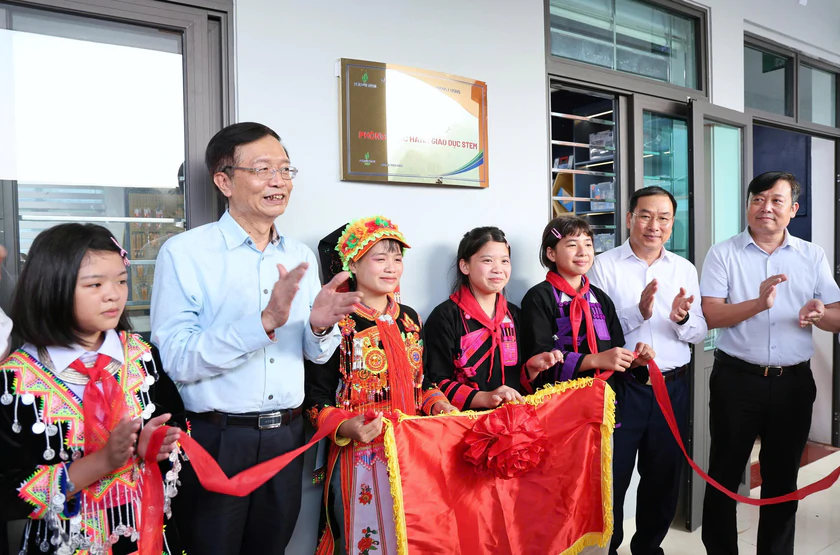 Petrovietnam thắp s&aacute;ng niềm tin nơi bi&ecirc;n cương - Ảnh 5.