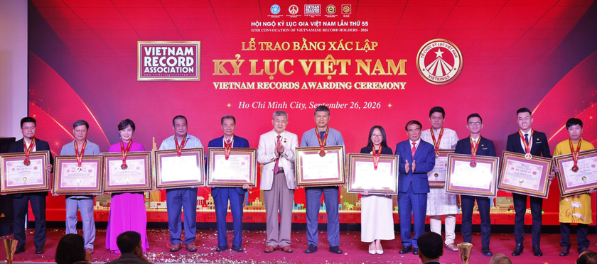 Tác phẩm “Con đường tương lai” của nhà văn, nhà nghiên cứu Nguyễn Xuân Tuấn được vinh danh kỷ lục Việt Nam - Ảnh 1.