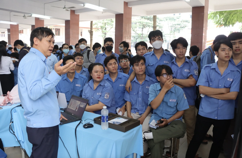 Đề xuất tối đa 30 người học/nh&agrave; gi&aacute;o tại cơ sở gi&aacute;o dục nghề nghiệp - Ảnh 1.