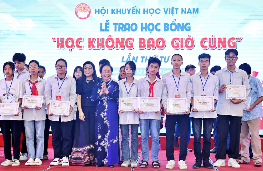 Hội Khuyến học Việt Nam tiên phong thực hành tư tưởng Hồ Chí Minh học không bao giờ cùng - Ảnh 1.