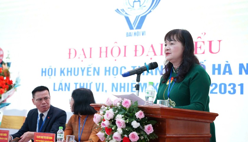 B&agrave; Nguyễn Thị Ngọc Minh t&aacute;i đắc cử Chủ tịch Hội Khuyến học H&agrave; Nội kh&oacute;a VI - Ảnh 13.