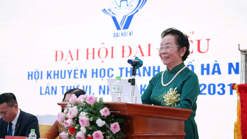 B&agrave; Nguyễn Thị Ngọc Minh t&aacute;i đắc cử Chủ tịch Hội Khuyến học H&agrave; Nội kh&oacute;a VI - Ảnh 9.