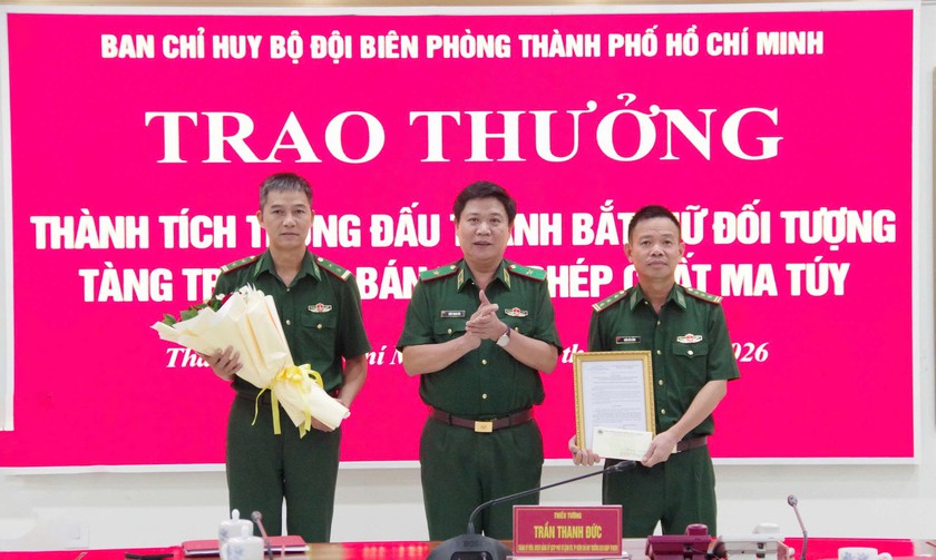 Bộ đội Bi&ecirc;n ph&ograve;ng Th&agrave;nh phố Hồ Ch&iacute; Minh thưởng &ldquo;n&oacute;ng&rdquo; tổ đ&aacute;nh &aacute;n ma tu&yacute; - Ảnh 2.