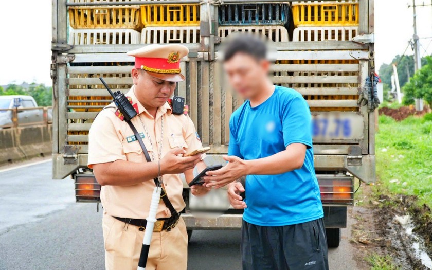 Hơn 2.400 trường hợp vi phạm bị xử l&yacute;, Cảnh s&aacute;t giao th&ocirc;ng Đồng Nai giữ giao th&ocirc;ng th&ocirc;ng suốt kỳ nghỉ lễ - Ảnh 3.