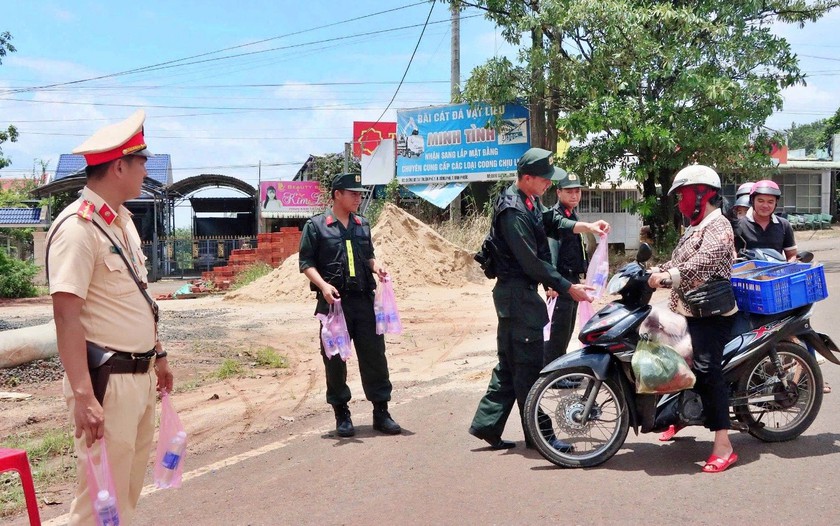 Hơn 2.400 trường hợp vi phạm bị xử l&yacute;, Cảnh s&aacute;t giao th&ocirc;ng Đồng Nai giữ giao th&ocirc;ng th&ocirc;ng suốt kỳ nghỉ lễ - Ảnh 4.