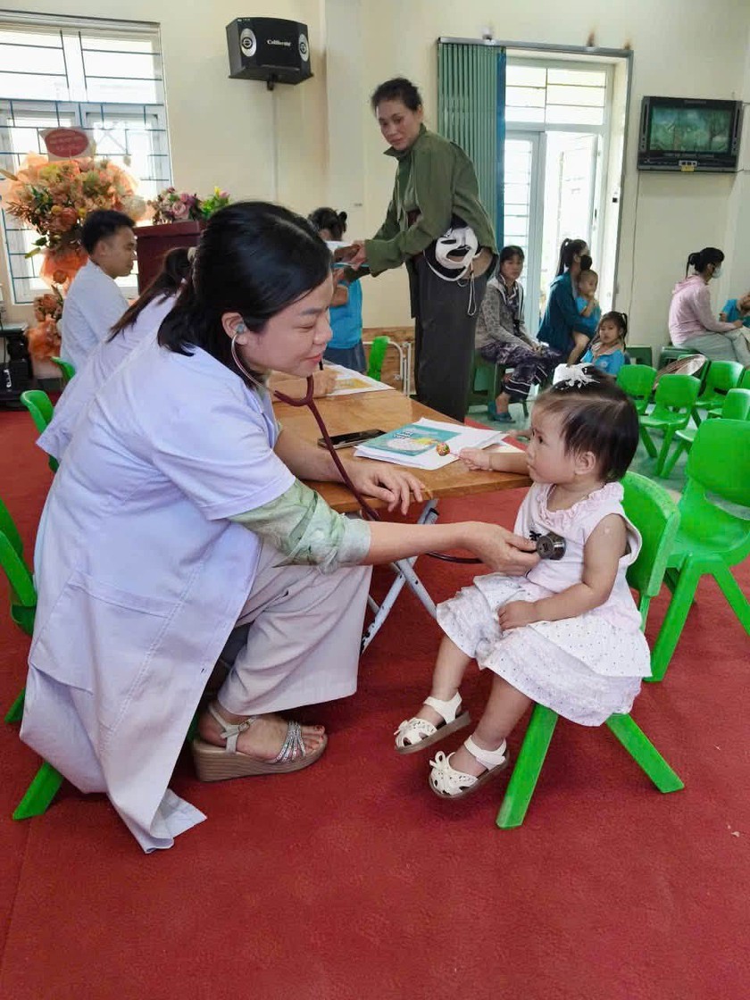 Xã đảo Vĩnh Thực (Quảng Ninh) rộn ràng đón năm học mới - Ảnh 3.
