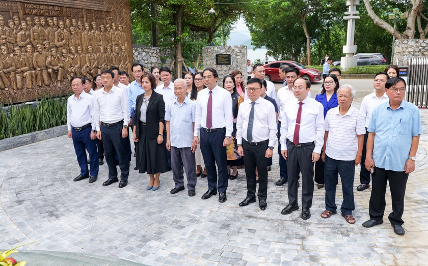 Hội thảo khoa học kỷ niệm 150 năm Ng&agrave;y sinh nh&agrave; b&aacute;o Huỳnh Th&uacute;c Kh&aacute;ng - Ảnh 8.