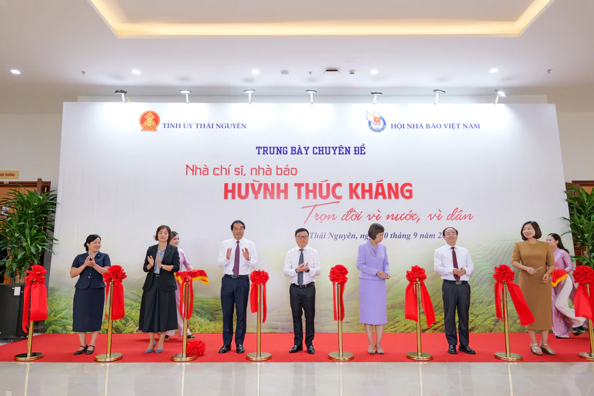 Hội thảo khoa học kỷ niệm 150 năm Ng&agrave;y sinh nh&agrave; b&aacute;o Huỳnh Th&uacute;c Kh&aacute;ng - Ảnh 6.