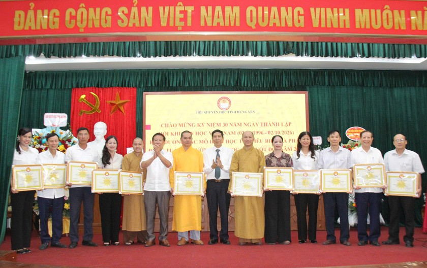 Hưng Y&ecirc;n biểu dương c&aacute;c m&ocirc; h&igrave;nh học tập ti&ecirc;u biểu, th&uacute;c đẩy khuyến học số - Ảnh 4.