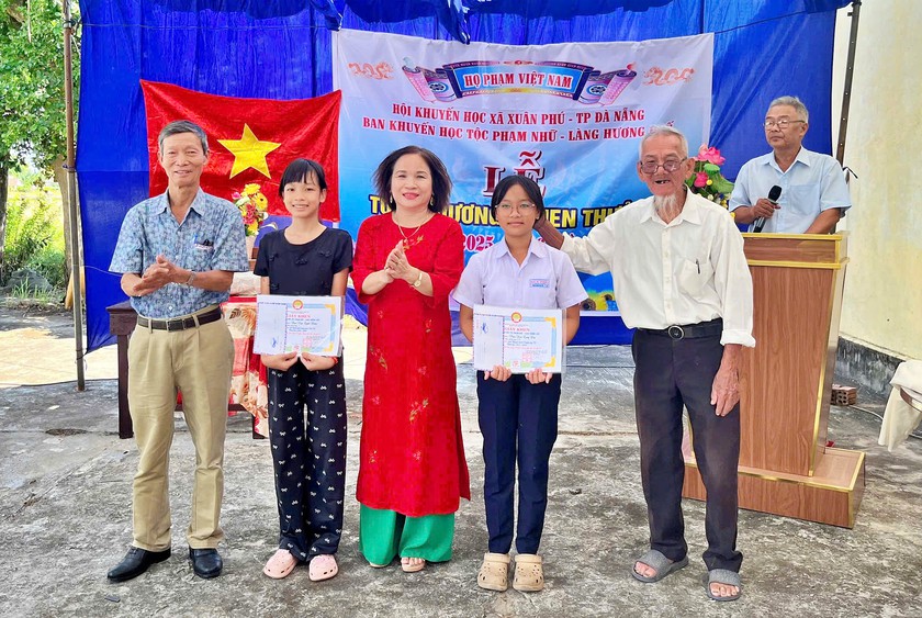 Khuyến học Xu&acirc;n Ph&uacute; khơi mạch nguồn tri thức từ mỗi gia đ&igrave;nh, d&ograve;ng họ - Ảnh 4.