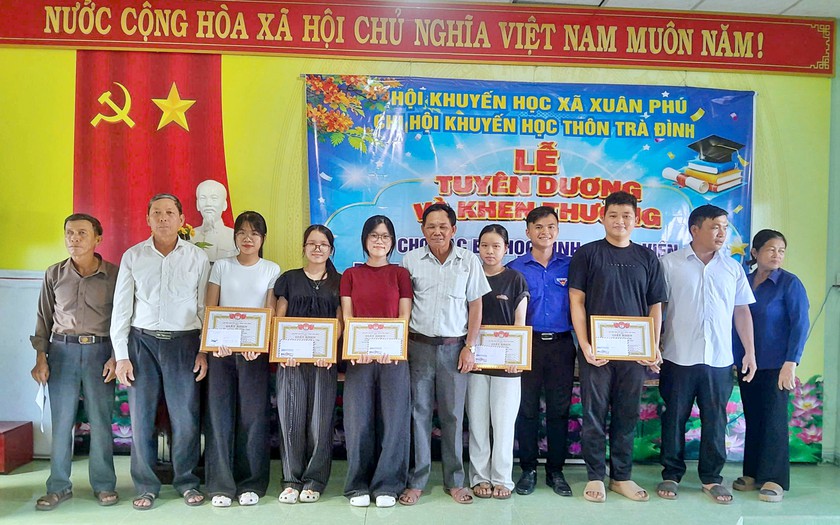 Khuyến học Xu&acirc;n Ph&uacute; khơi mạch nguồn tri thức từ mỗi gia đ&igrave;nh, d&ograve;ng họ - Ảnh 5.