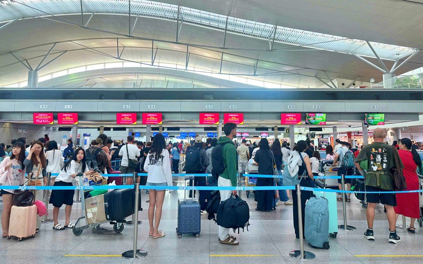 S&acirc;n bay T&acirc;n Sơn Nhất phục vụ hơn 725.000 kh&aacute;ch trong kỳ nghỉ lễ, cho thấy vận tải h&agrave;ng kh&ocirc;ng tiếp tục tăng - Ảnh 2.