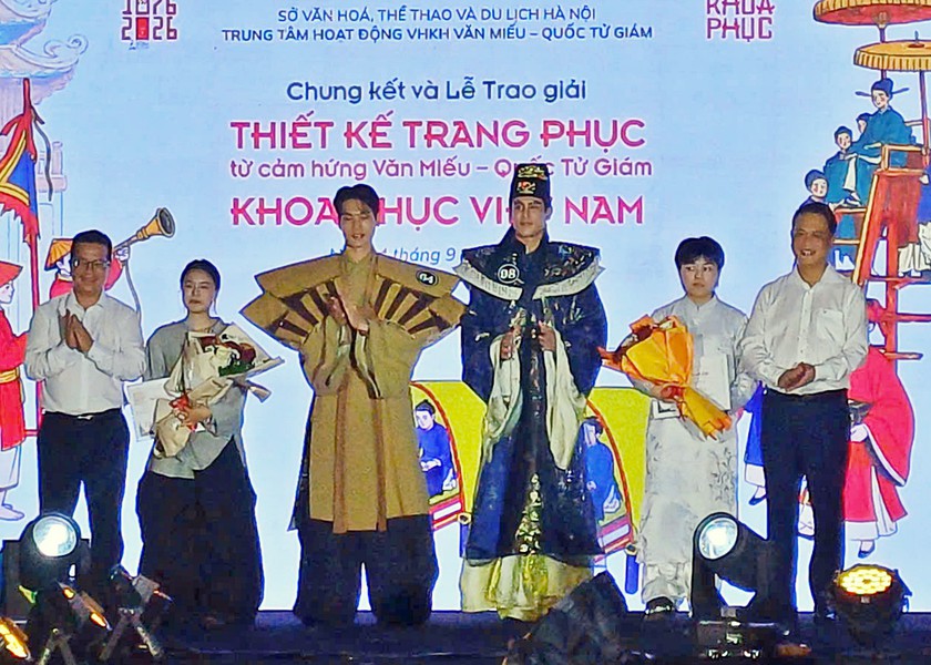 Trao giải thi thiết kế trang phục từ cảm hứng Văn Miếu - Quốc Tử Giám: Khoa phục Việt Nam - Ảnh 2.