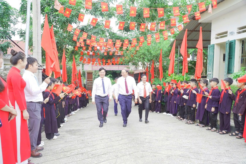 Cao Bằng vào năm học mới: Dấu ấn những ngôi trường nội trú liên cấp nơi biên cương - Ảnh 1.
