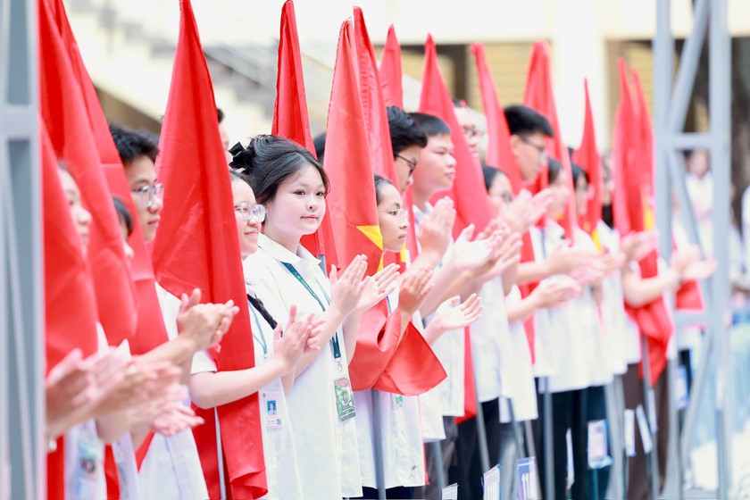 Th&aacute;i Nguy&ecirc;n tưng bừng khai giảng năm học 2026-2027 - Ảnh 4.