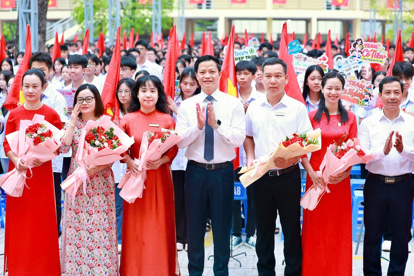 Th&aacute;i Nguy&ecirc;n tưng bừng khai giảng năm học 2026-2027 - Ảnh 2.