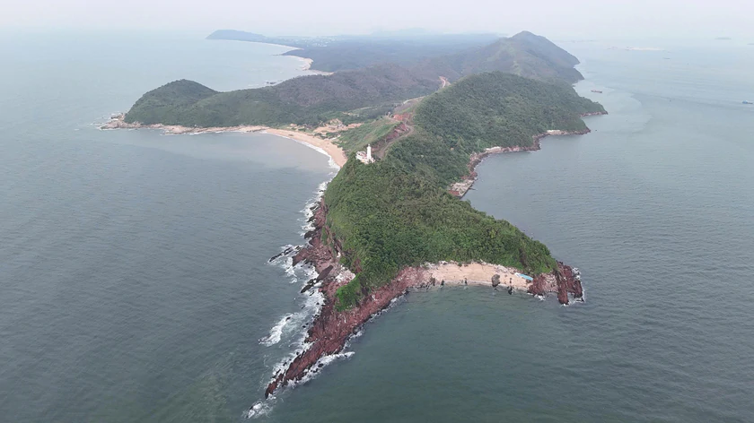 Kh&aacute;m ph&aacute; đảo Vĩnh Thực (Quảng Ninh), h&ograve;n đảo hoang sơ nhưng ẩn chứa nhiều điều th&uacute; vị - Ảnh 1.
