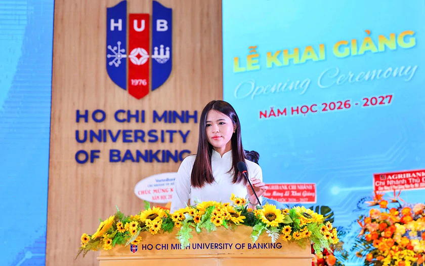 Trường Đại học Ng&acirc;n h&agrave;ng Th&agrave;nh phố Hồ Ch&iacute; Minh khai giảng năm học mới với dấu ấn 50 năm ph&aacute;t triển - Ảnh 3.