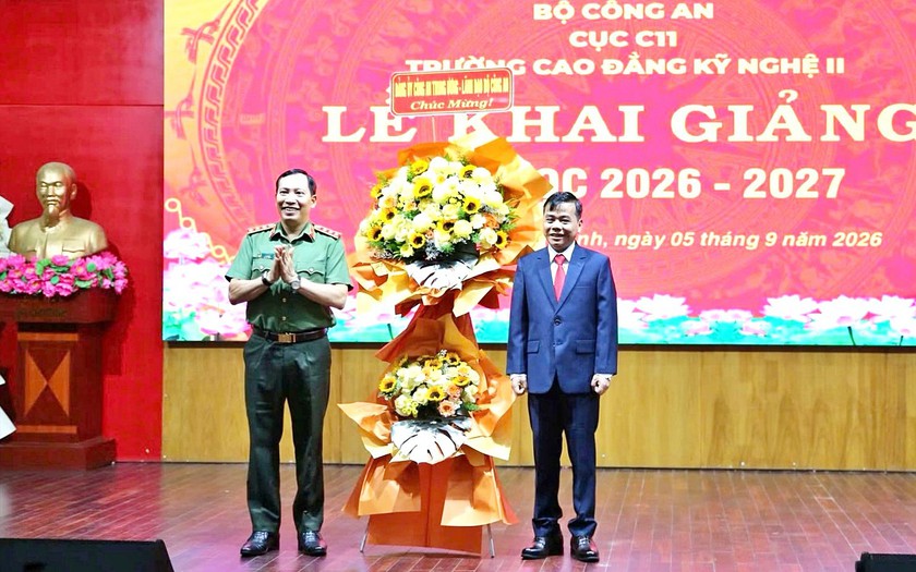 Thứ trưởng L&ecirc; Văn Tuyến dự Lễ khai giảng năm học 2026-2027 của Trường Cao đẳng Kỹ nghệ II - Ảnh 1.