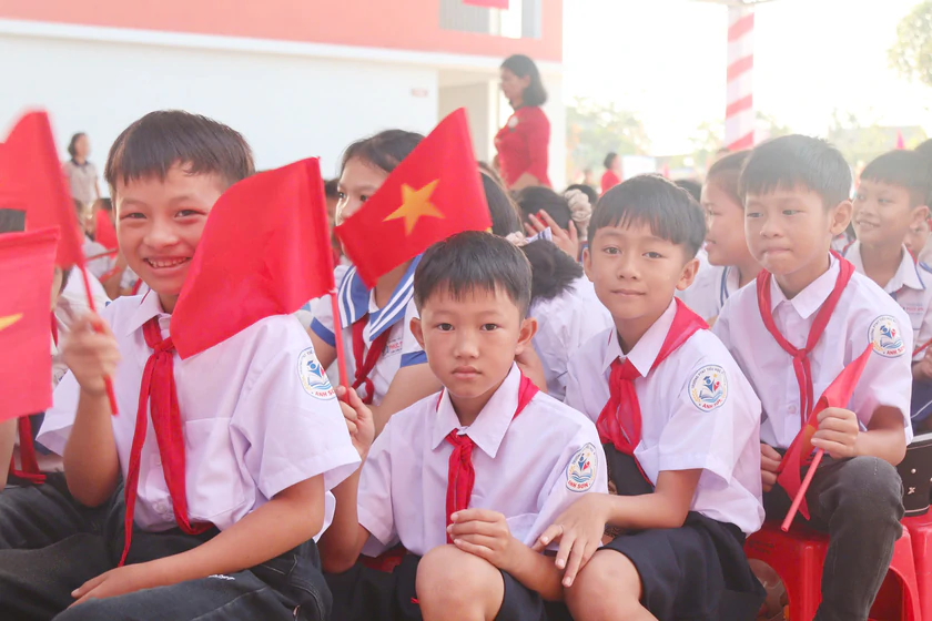 Điểm cầu Nghệ An khai giảng năm học mới trường học liên cấp biên giới - Ảnh 3.