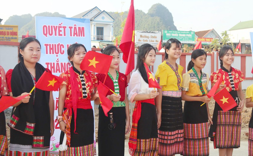 Điểm cầu Nghệ An khai giảng năm học mới trường học liên cấp biên giới - Ảnh 4.