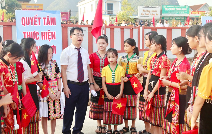 Điểm cầu Nghệ An khai giảng năm học mới trường học liên cấp biên giới - Ảnh 5.