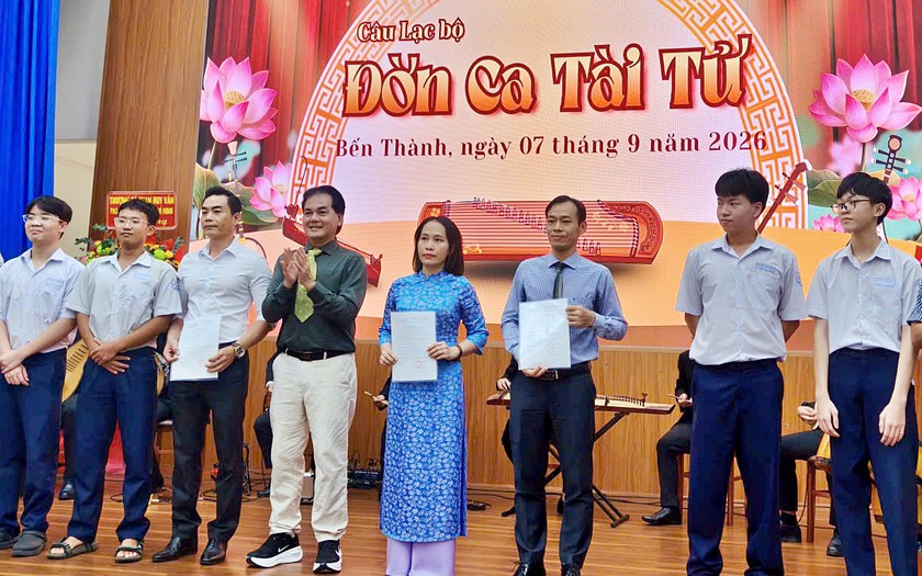 Trường công lập đầu tiên tại Thành phố Hồ Chí Minh đưa đờn ca tài tử vào giảng dạy miễn phí - Ảnh 2.