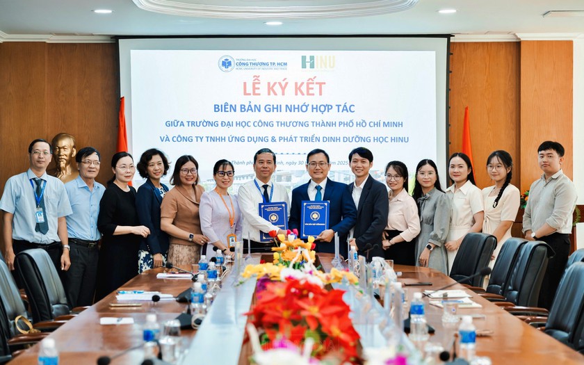 44 năm Trường Đại học C&ocirc;ng Thương Th&agrave;nh phố Hồ Ch&iacute; Minh: Tiếp tục vươn tầm, đồng h&agrave;nh c&ugrave;ng đất nước trong kỷ nguy&ecirc;n mới - Ảnh 4.