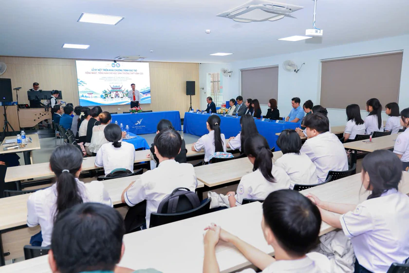 Th&ecirc;m cơ hội học ngoại ngữ thứ hai cho học sinh Đồng Nai - Ảnh 2.