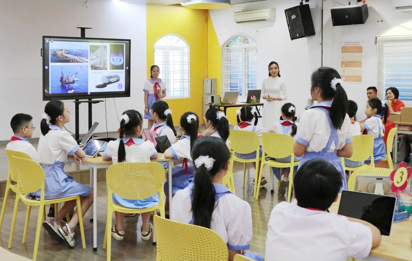 Bộ Giáo dục và Đào tạo: AI không thay thế trách nhiệm chuyên môn của nhà giáo - Ảnh 1.