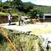 Sập đổ bể nuôi cá khiến 2 mẹ con tử vong ở Lào Cai