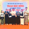 Hội Khuyến học tỉnh Sơn La trao 338 suất học bổng "Tiếp sức mùa thi" cho học sinh lớp 12