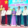 Trao hơn 100 triệu từ Quỹ khuyến học Nguyễn Sinh Sắc và tài trợ tiếp sức sinh viên Trường Cao đẳng Y tế Tiền Giang