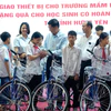 Petrovietnam tặng quà ý nghĩa trước thềm năm học mới 2026-2027