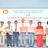 Quỹ Khuyến học, khuyến tài Khánh Hoà trao hơn 2,2 tỷ đồng học bổng