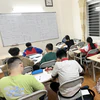 Dạy một môn ở trường, giáo viên có được dạy thêm môn khác cho cùng học sinh?