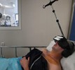 Bệnh nhân phẫu thuật đeo kính thực tế ảo sẽ cần ít thuốc mê hơn