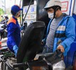 Từ 15 giờ ngày 13/11, giá xăng, dầu đồng loạt giảm