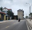 Quảng Ninh: Nhà án ngữ giữa đường, chính quyền lên phương án, dân không chấp thuận