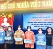 Khánh Hòa: Trao học bổng tặng học sinh hoàn cảnh đặc biệt khó khăn, con em Hội Người mù Cam Lâm