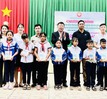 Lâm Đồng: Trao 17.000 cuốn vở tặng học sinh hoàn cảnh khó khăn, học tốt